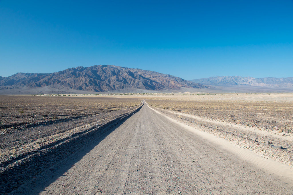 The Road to Old Stovepipe Wells