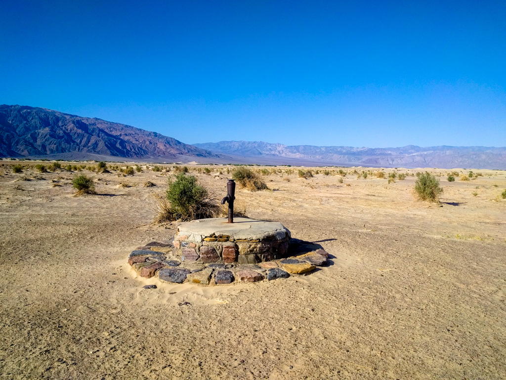 Old Stovepipe Wells
